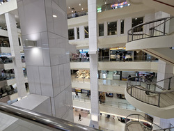 Lucky Plaza (D9), Retail #592975861